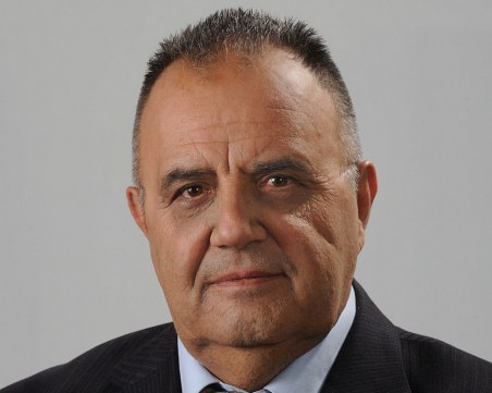 Почитат Божидар Димитров с паметна плоча, представят последната му книга