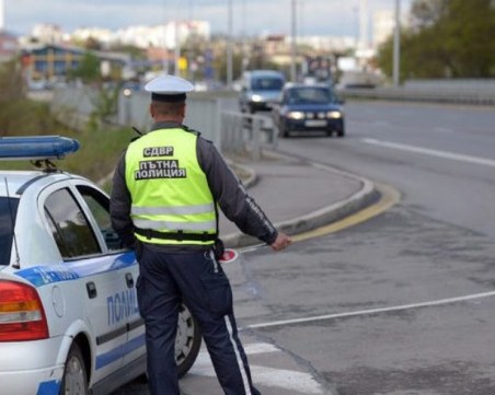 Абсурд: Шофьор плати два пъти една и съща глоба и остана без талон