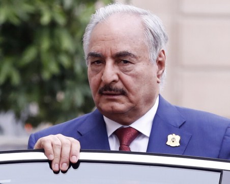 Армията на Хафтар заплаши Триполи: Пускаме бомби, граждани пазете се