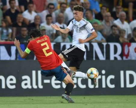 Испания е новият шампион за младежи на Европа