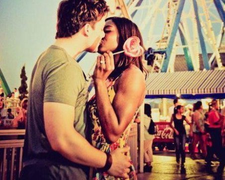 Как да превърнете летния флирт във връзка?