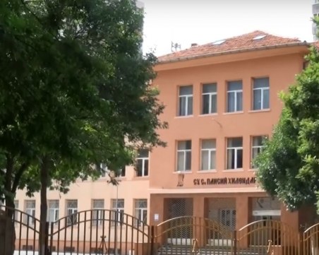 Местят в друго училище ученика от Пловдив, заснет да се гаври с учителката си
