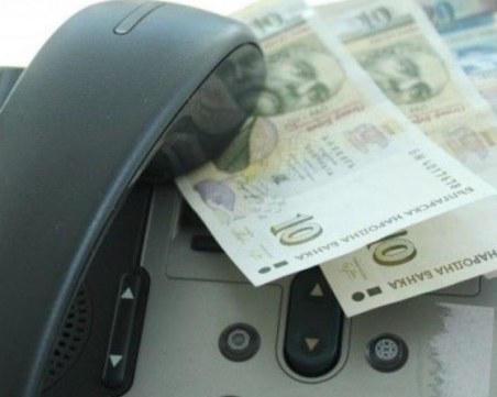 Млада русенка даде 22 бона на ало измамници, оставила ги до църква