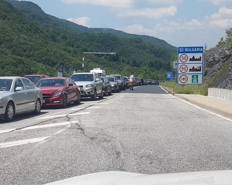 Само за 48 часа: Над 13 000 коли са преминали през Маказа