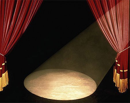 Сръбски театър изнася спектакъл на брега на Марица в Пловдив