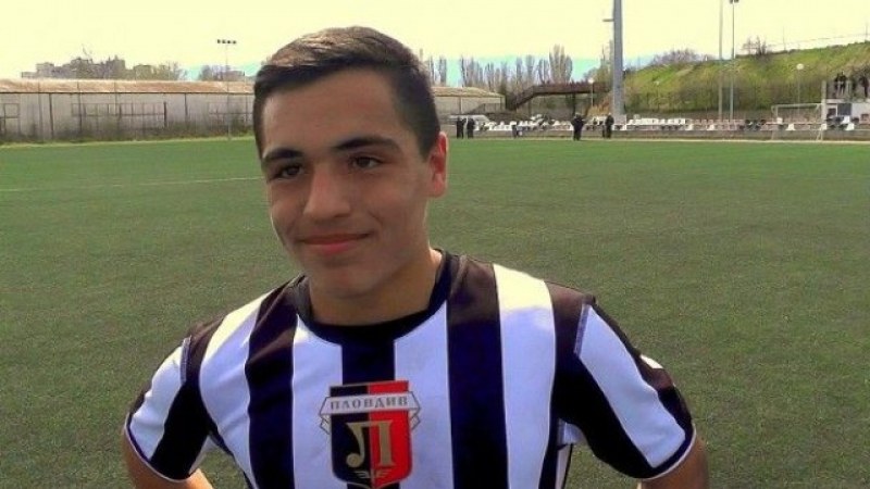 Футболист на Шефилд Уензди на пробен период в Локо Пловдив
