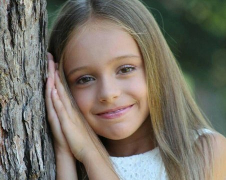 Канят в три филма малката Бриана, която спечели Мини Мис Планета 2019