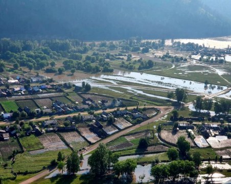 Набъбва броят на жертвите от потопа в Сибир