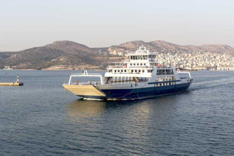 Протест на моряците в Гърция! Спират фериботите