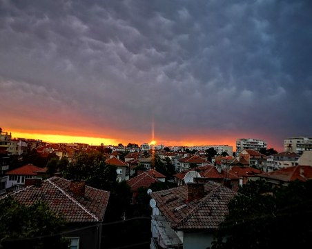 Приказен залез над Пловдив