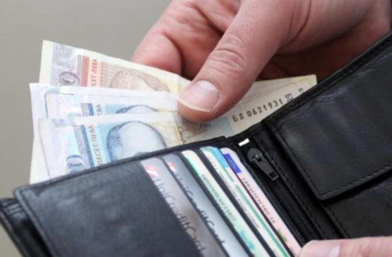 70% от българите взимат заплати по-малки от 1200 лева