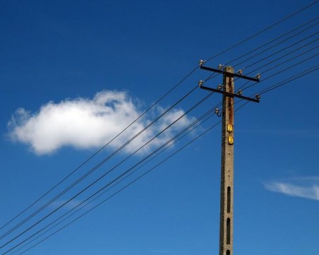 Големи предприятия в страната спират работа! Причината - високите цени на тока