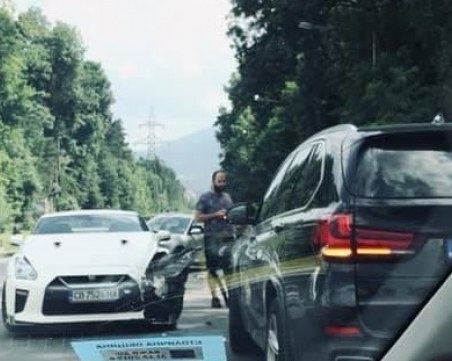 GT-R и BMW катастрофираха на Симеоновско шосе в София