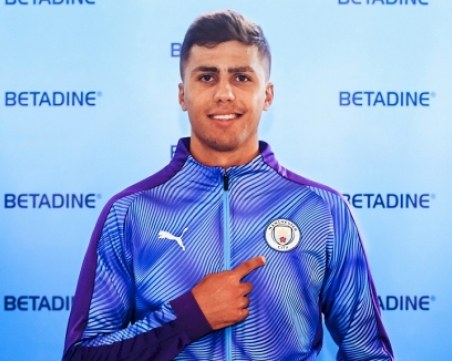 Манчестър Сити представи рекорден трансфер
