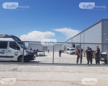 Премиерът Борисов на инспекция в разбитата фабрика за цигари в Труд, нямала аналог в България