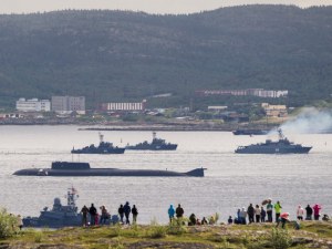 Москва призна, че пламналата подводница е ядрена