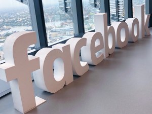 Проблемът с Facebook и Instagram вече е решен