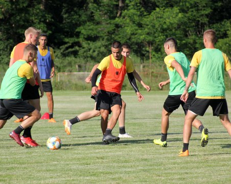 Ботев се раздели с трима футболисти