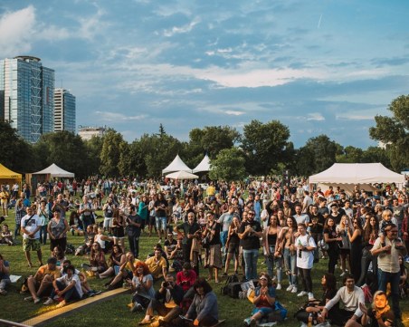 Джаз, фънк и добро настоение превземат Южен парк в София - започва А to Jazz Festival
