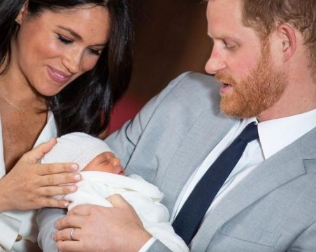 Принц Хари и съпругата му Меган кръстиха сина си Арчи в тесен семеен кръг