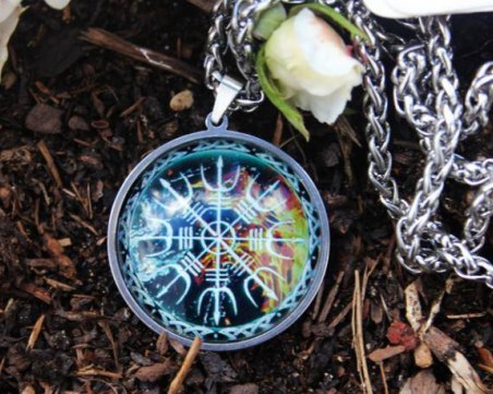 Скритите послания на талисманите и амулетите