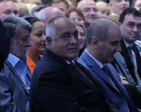 Борисов и Цветанов за последно един до друг, гледайте конгреса на ГЕРБ на живо