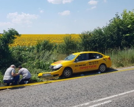 Хванаха бегълците от затвора за малолетни след катастрофа с крадено такси