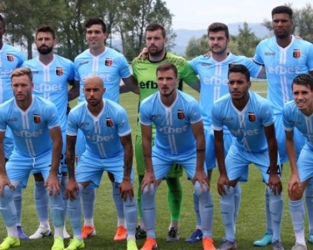 Локо завърши контролите с победа