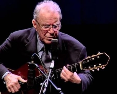 Почина бащата на боса нова Жоао Жилберто