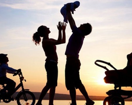 Спешно: Издирват се биологичните родители на осиновено дете, което се разболяло