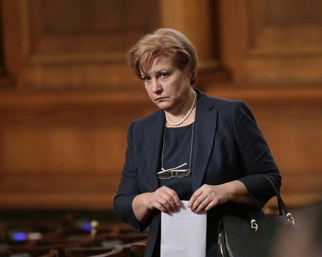 Менда Стоянова: Работата на Кацарски отдавна беше проблемна