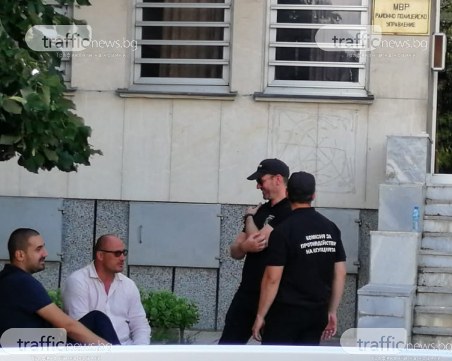 Митничарката от Севлиево уреждала сина си с фиктивен износ