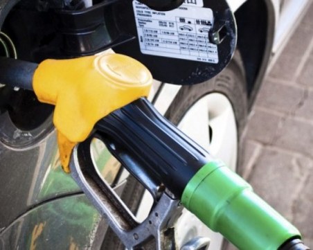 Цените на горивата това лято са бетон! Къде пловдивчани зареждат най-евтино?