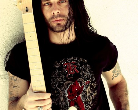 Виртуозният китарист Ричи Котцен идва за първи път в Пловдив