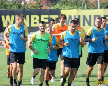 Ботев пусна билетите за мача с Арда