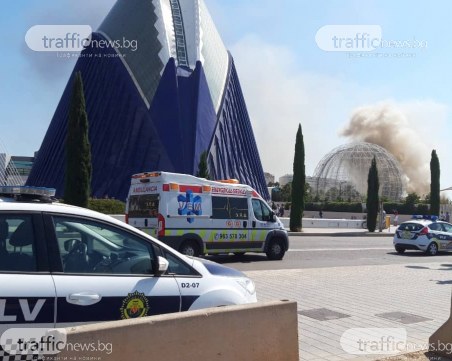 Огромен пожар в музей във Валенсия - българи били на метри от лумналия огън