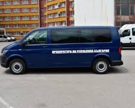 Прокуратурата разследва афера с църковни имоти, претърсват двама нотариуси