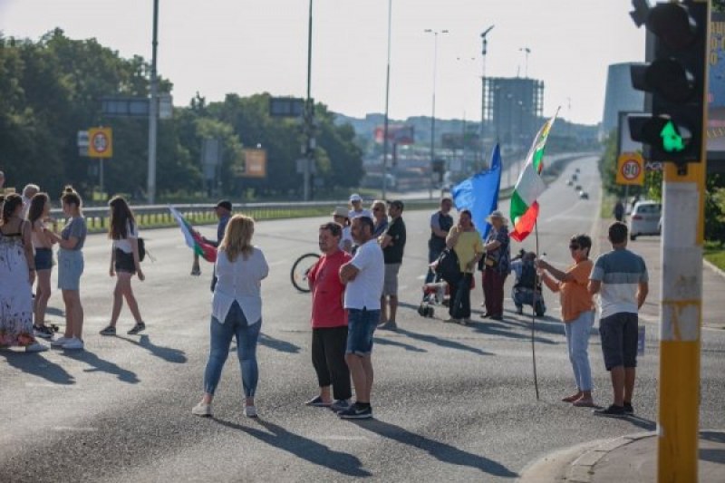 Протести блокират Цариградско шосе в София в час пик до петък