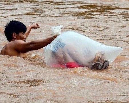 Снимки на виетнамско семейство трогнаха света