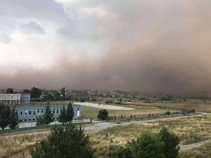 Пелена от гъст дим захлупи Гълъбово, местните обвиниха ТЕЦ