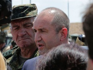 Президентът Радев коментира машинното гласуване и сделката за F-16