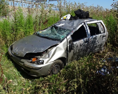 Кола излетя от АМ 