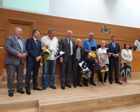 Връчиха почетен знак на четири спортни легенди на Пловдив