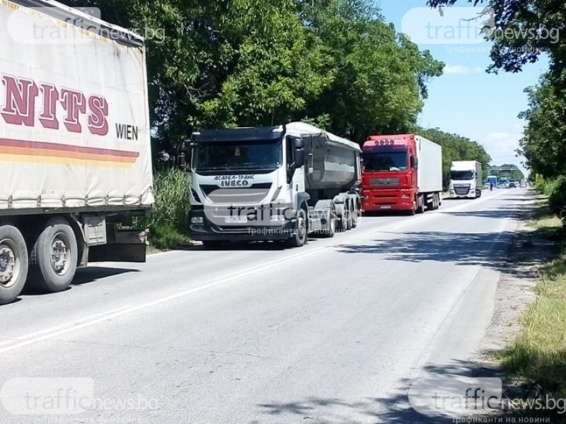 Шофьори на тирове  останаха блокирани на Околовръстното на Пловдив
