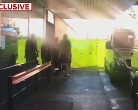 Човек от щаба на Юнайтед в болница, версията - свръхдоза