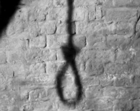 Двама мъже се обесиха за ден в Асеновград