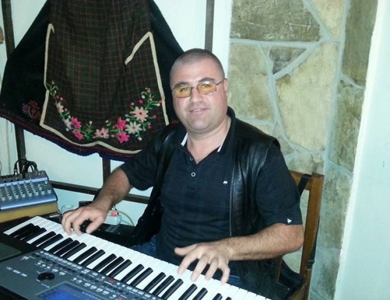 Музикантът от Казанлък изнасилвал дъщеря си 3 години, жена му викнала полицията