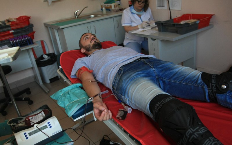 Акция! Мотористи дариха кръв в София