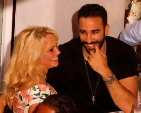 Памела Андерсън блокирала трансфер на бившия си Адил Рами в САЩ