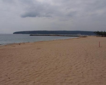 Радиацията на черноморски плаж - три пъти над нормата